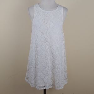 Socialite White Floral Lace Dress. Small